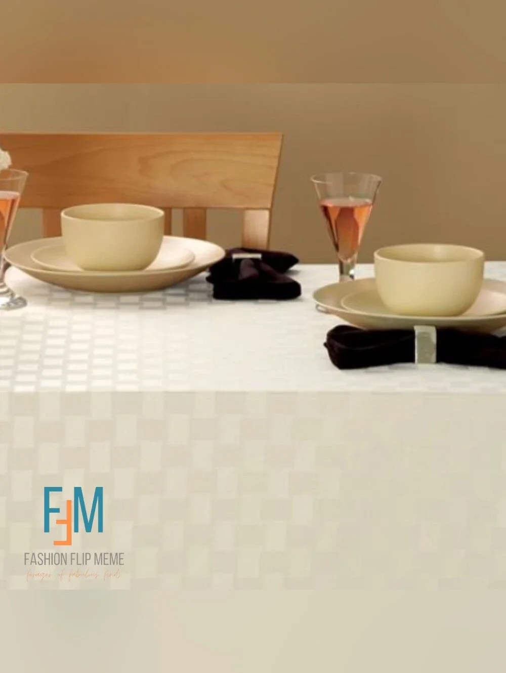 Reflections Off White Microfiber Table Linen 60 X 120 Fabric Table Cloth New!